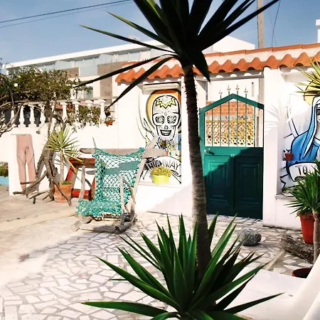 Hostel Portuguese Loveboat Baleal