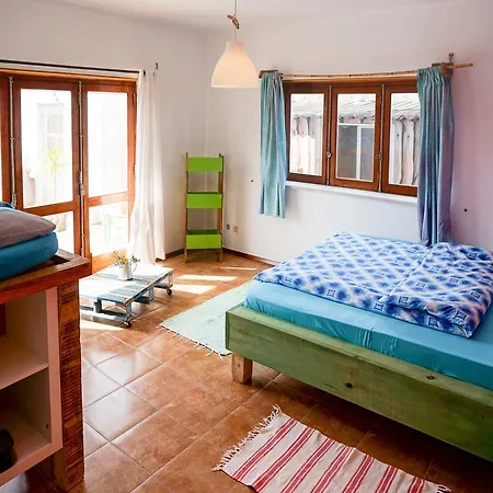 Hostel Portuguese Loveboat *